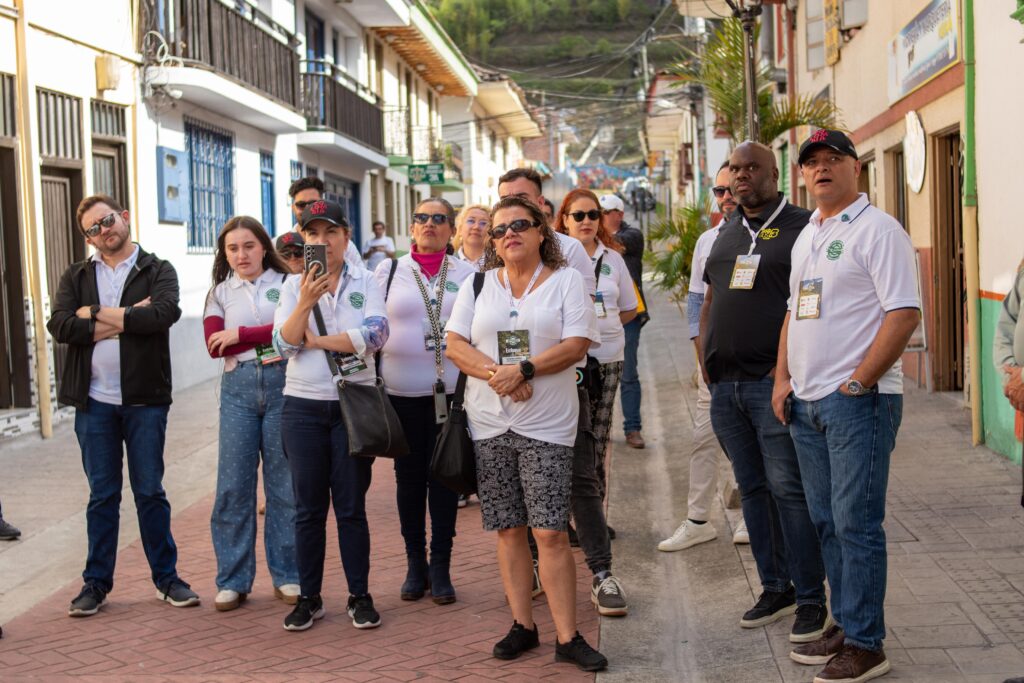 Caldas deja maravillados a periodistas internacionales con su belleza natural y cultural