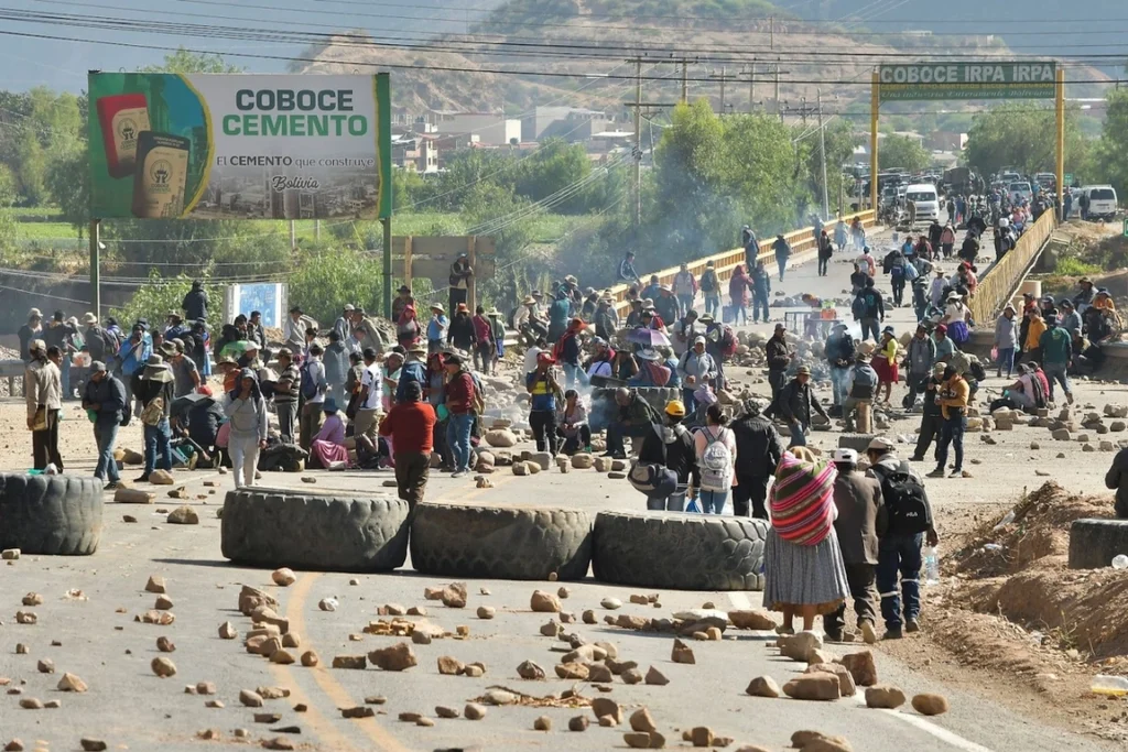 Disturbios en Bolivia por orden judicial contra Morales