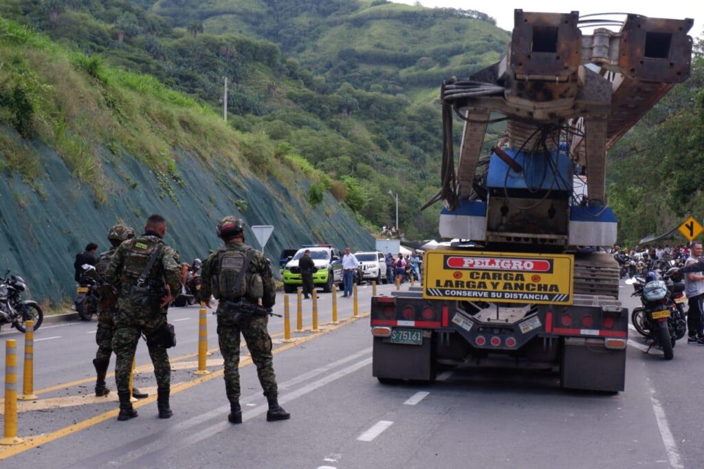 Paro Minero en Caldas: Tensión y Diálogo en la Vía de Marmato