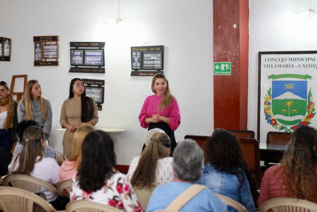 Gobierno de Caldas apuesta por el liderazgo femenino: 200 mujeres del departamento se beneficiarán de la primera etapa del programa “Mujeres Echadas Pa’ Lante”