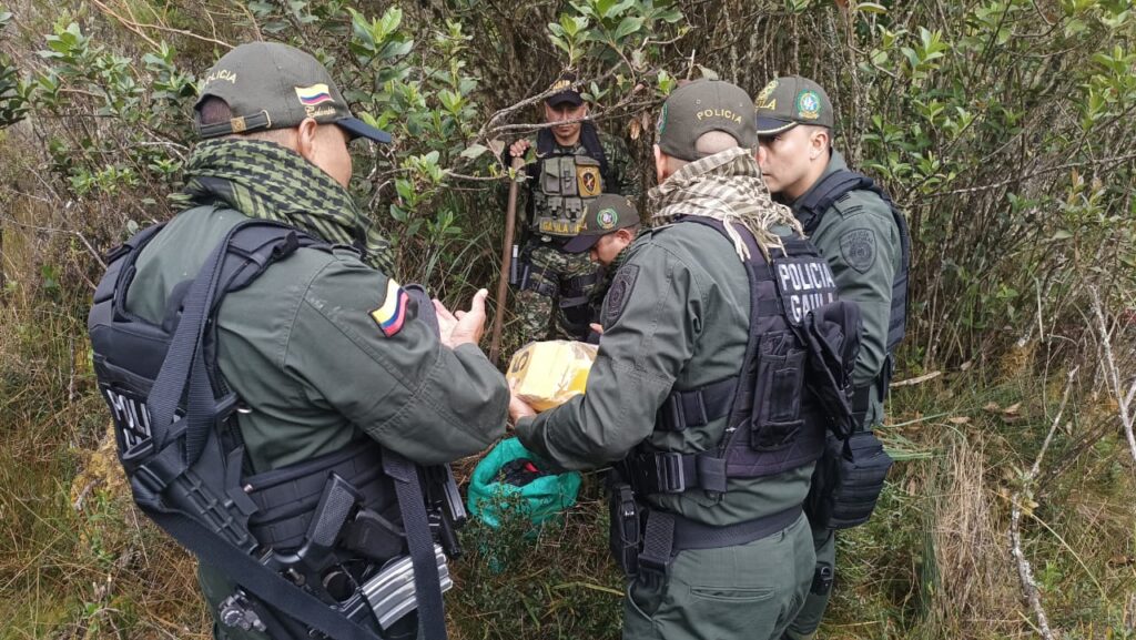 EL GRUPO GAULA REALIZA IMPORTE INCAUTACIÓN
lograron un importante hallazgo que permite recuperar la tranquilidad de la ciudadanía, especialmente en el sector rural.