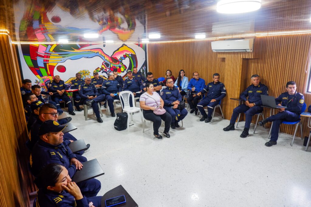 Caldas se Prepara para Combatir Incendios: Inversión de Más de 3 Mil Millones para Bomberos