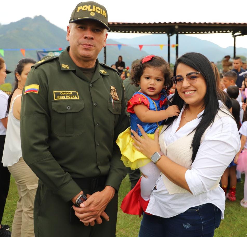 DÍA DULCE DE LOS NIÑOS Y LAS NIÑAS La Policía Nacional invita a la comunidad a disfrutar de este día con alegría y seguridad