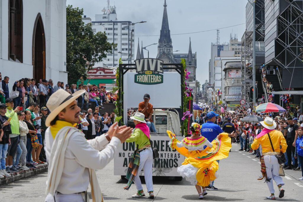 Manizales celebró su historia: Desfile y música llenaron de alegría el 175 cumpleaños