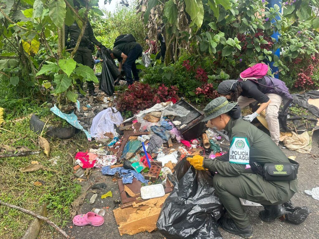 Manizales Se Une por la Limpieza: Más de 4 Toneladas de Basura Retiradas de Monteleón