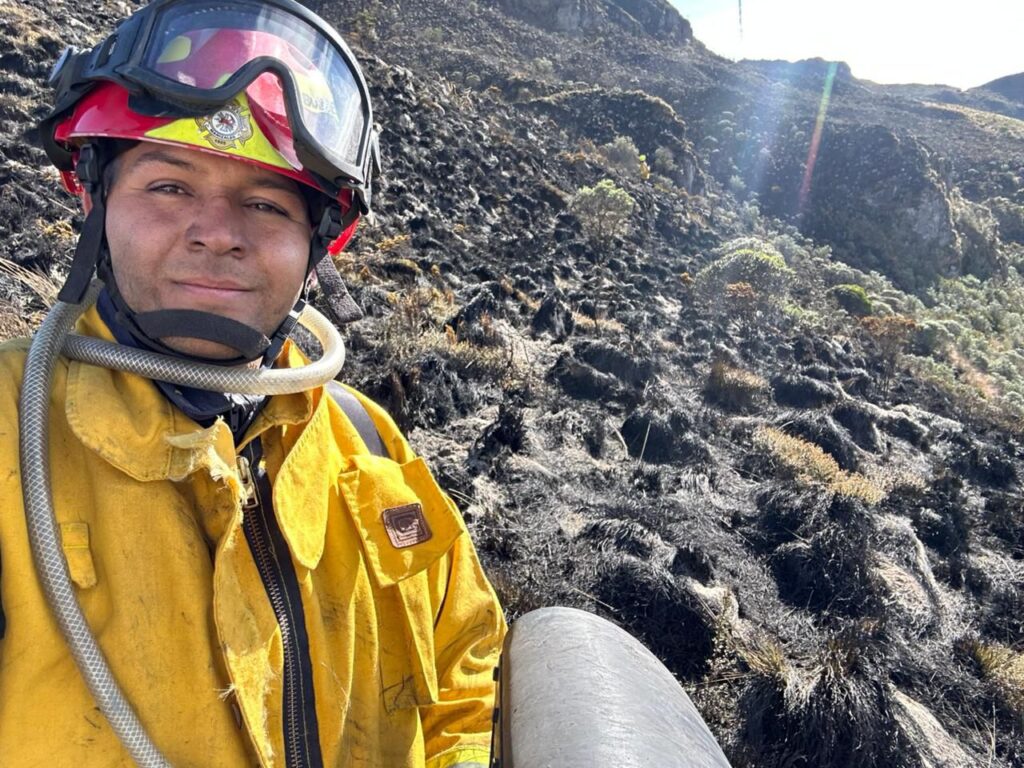 Manizales apoyó la extinción de fuego por Incendio forestal en el Parque Natural Nacional Los Nevados, tras más de 24 horas de operativo conjunto