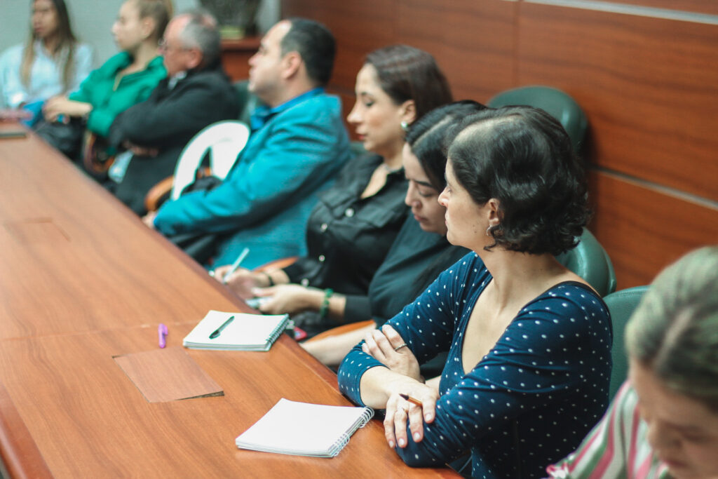 Notarios de Caldas se actualizaron sobre el impuesto de registro y actualización del VUR en jornada de capacitación brindada por la Gobernación