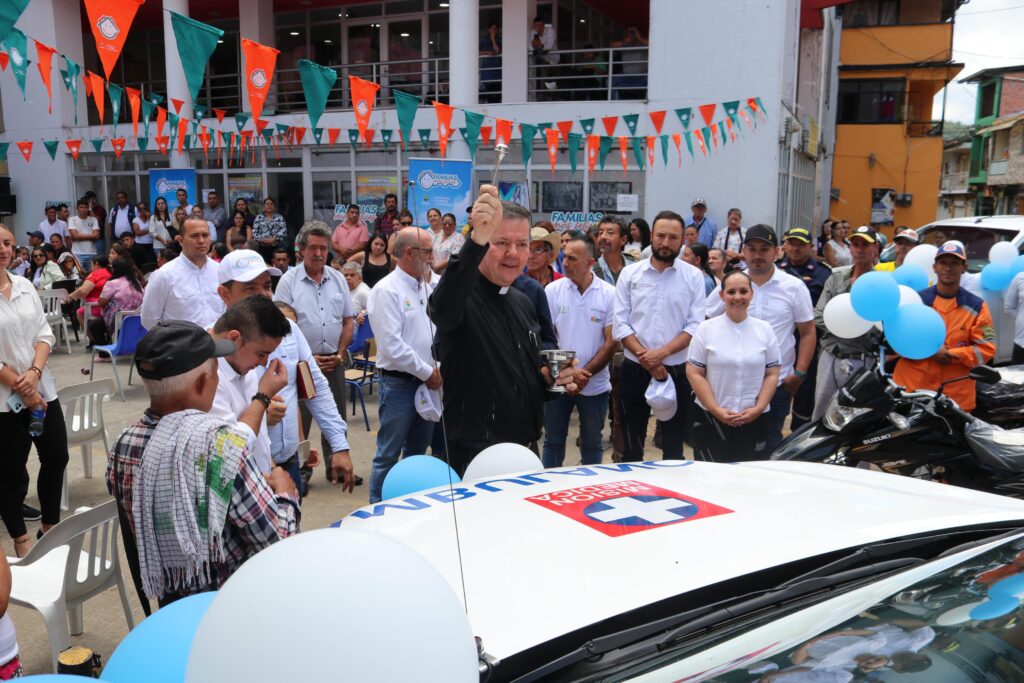 Caldas refuerza servicios de salud en Marquetalia con nueva ambulancia y vehículos extramurales