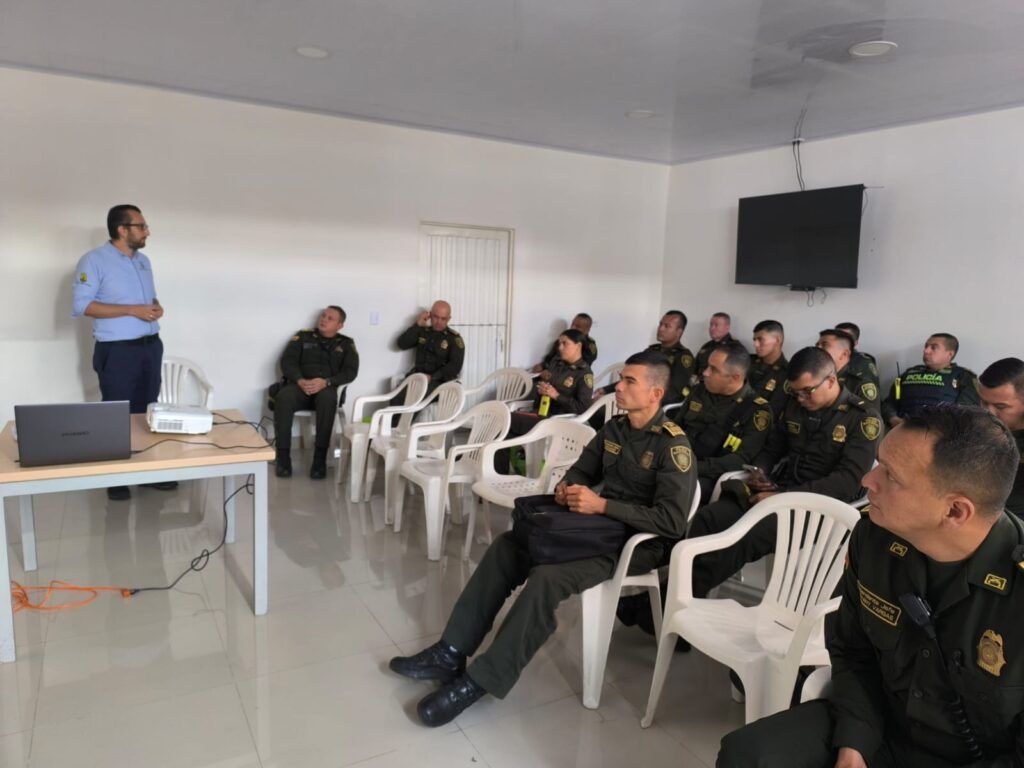 La Alcaldía de Manizales Refuerza la Preparación de la Policía ante Desastres: Una Capacitación Esencial para la Seguridad Urbana