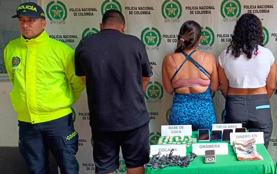 CAPTURADAS 3 PERSONAS Y 1 MENOR APREHENDIDO DE 14 AÑOS EN LA DORADA, POR EL DELITO DE TRÁFICO DE ESTUPEFACIENTES

En dos diligencias de registro y allanamiento se logra la captura de la "Mona" y "Marihuano", dinamizadores del tráfico de estupefacientes