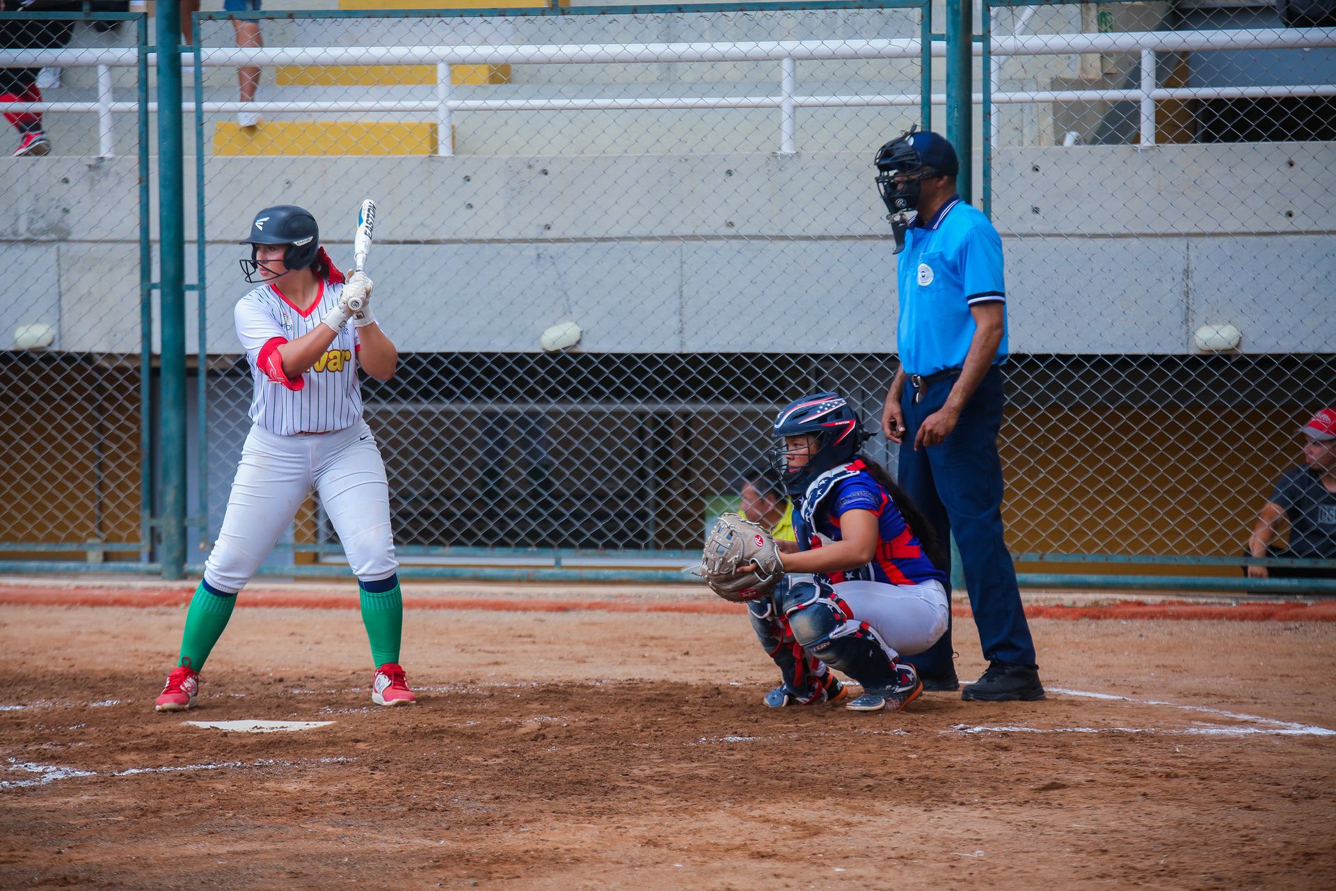 Con ocho equipos repartidos en dos grupos inició el sóftbol femenino en Cali