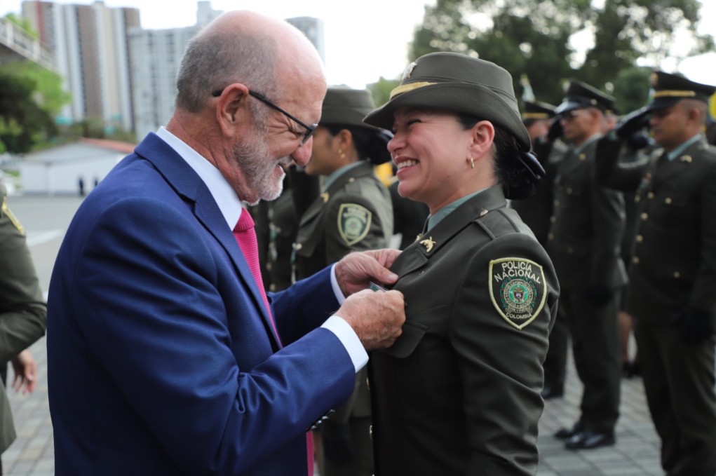 La Policía Nacional Celebra 133 Años de Servicio: Reconocimientos y Logros en Caldas