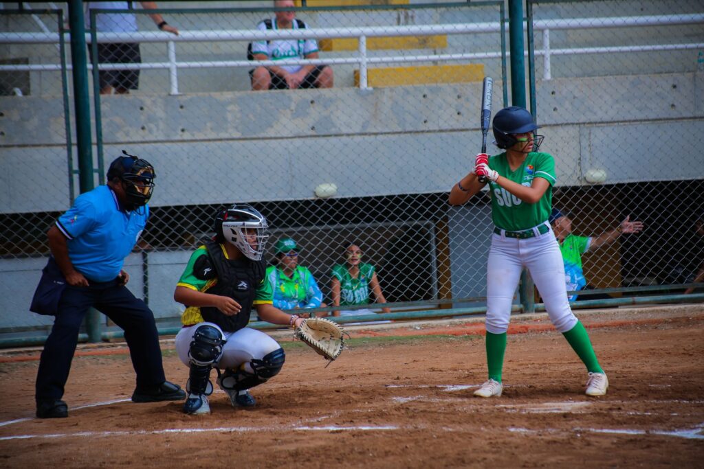 Córdoba y Sucre son lideres en el sóftbol femenino de Juegos Nacionales en Cali