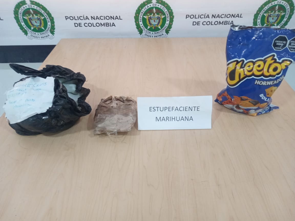 Noviembre 24 de 2024 99 GRAMOS DE MARIHUANA ESTABAN CAMUFLADOS EN BOLIQUESOS El estupefaciente tenía como destino el municipio de RioSucio