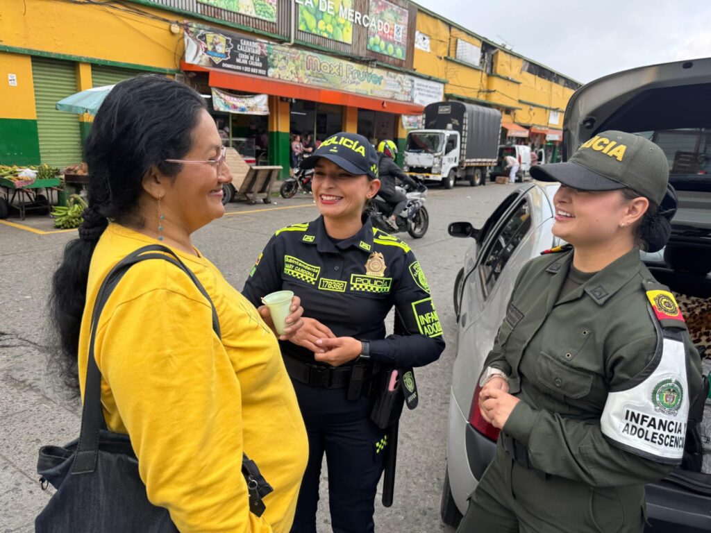 Campaña de Prevención en Galería: Policía Nacional Promueve Seguridad y Bienestar Comunitario