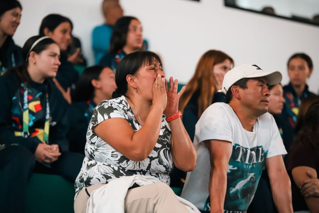 La Fiesta en las Graderías: El Apoyo Inquebrantable en los I Juegos Nacionales Juveniles