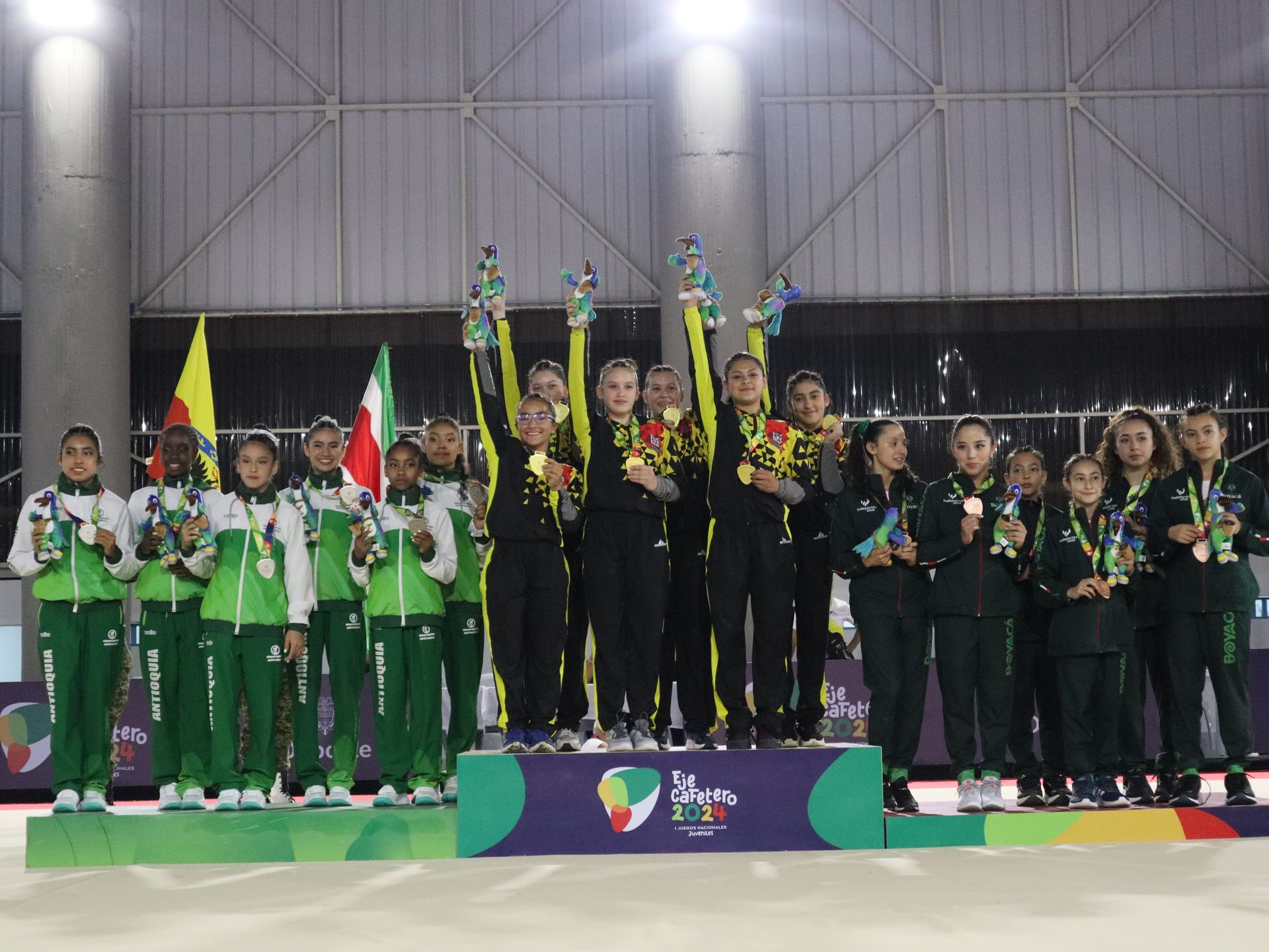 En los Juegos Nacionales Juveniles, el primer oro de la gimnasia artística se vistió de amarillo y rojo