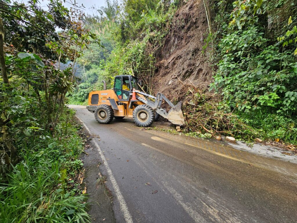 Gobierno de Caldas mantiene atención permanente sobre las vías ante incremento de las lluvias ¡Tome precauciones!