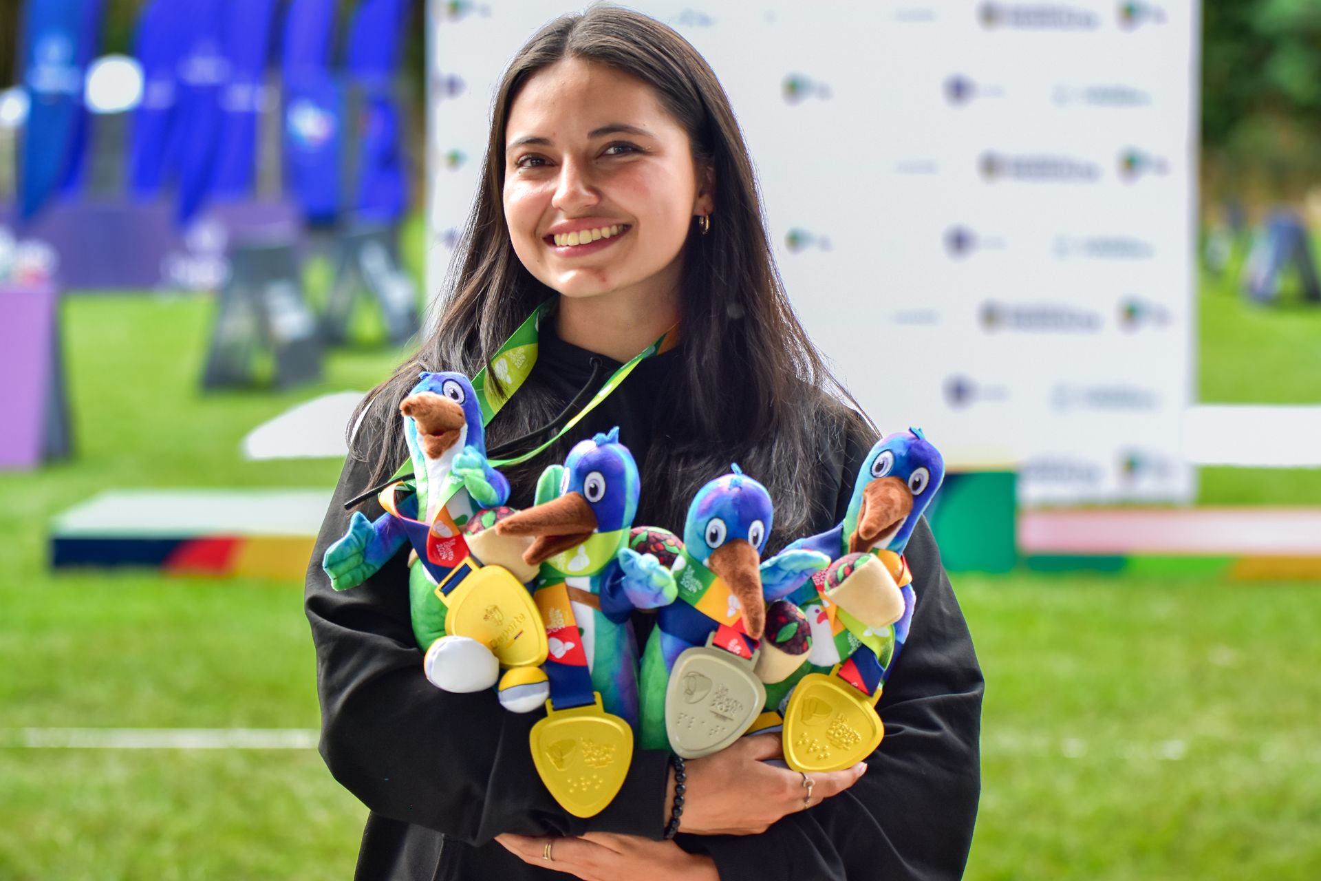 Isabella Forero, triple medallista de oro en las pruebas de arco recurvo en los Juegos Nacionales Juveniles