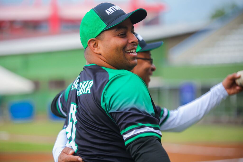 Jonathan Ojeda: una vida dedicada al béisbol, al lado de Carlos, su padre y mentor