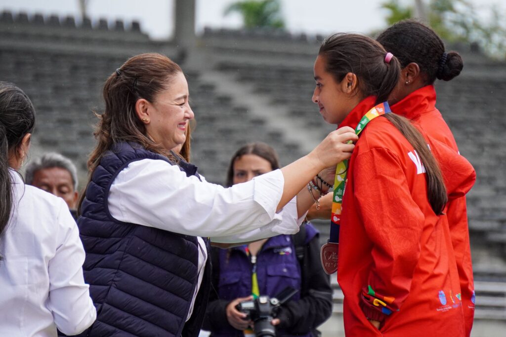 La unión de autoridades y atletas hace grande al deporte ministra Luz Cristina López