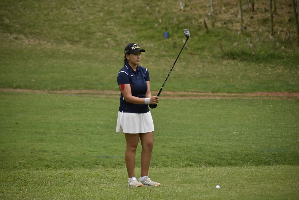 Laura Sofía Espinoza: el golf como puente entre los sueños deportivos y académicos