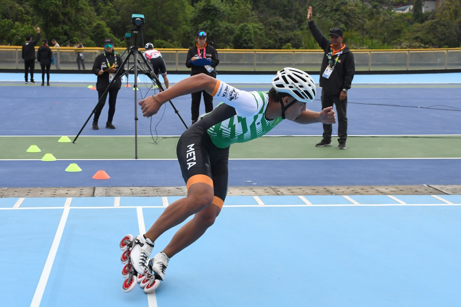 Meta cumpliendo “metas” en el patinaje de velocidad