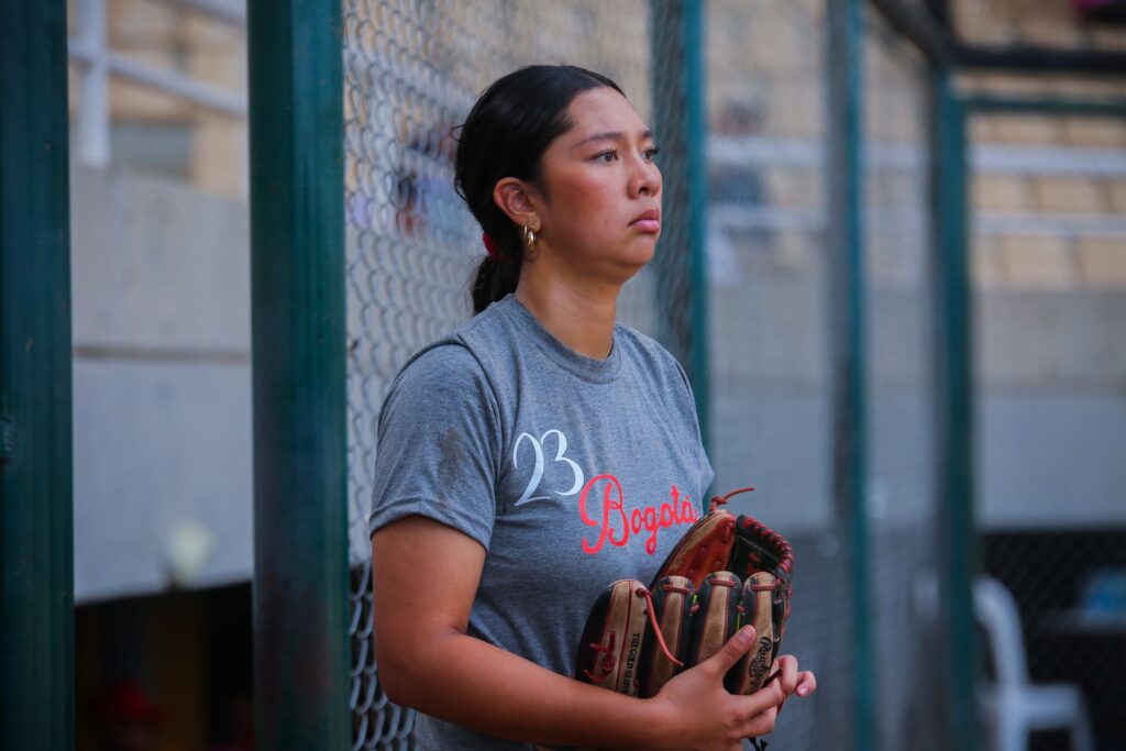 Mezcla de culturas y amor por Colombia: Andrey Lum pitcher de Bogotá en los Juegos Nacionales