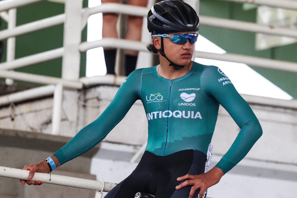 Miguel Ángel Marín: El Joven Ciclista Colombiano que Conquista el Mundo con su Velocidad y Determinación