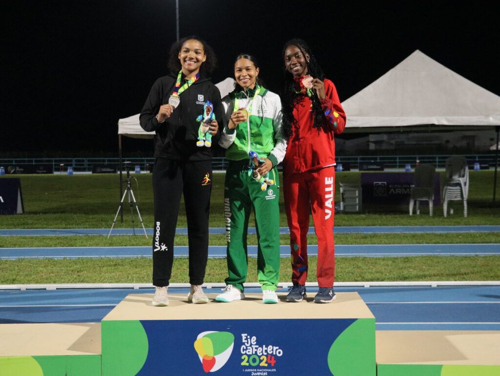 Récord nacional en la segunda jornada del atletismo en los I Juegos Nacionales Juveniles