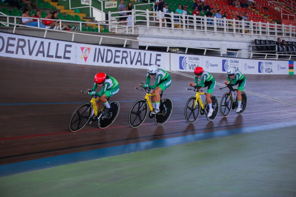 Triple oro para Antioquia en el velódromo de Cali