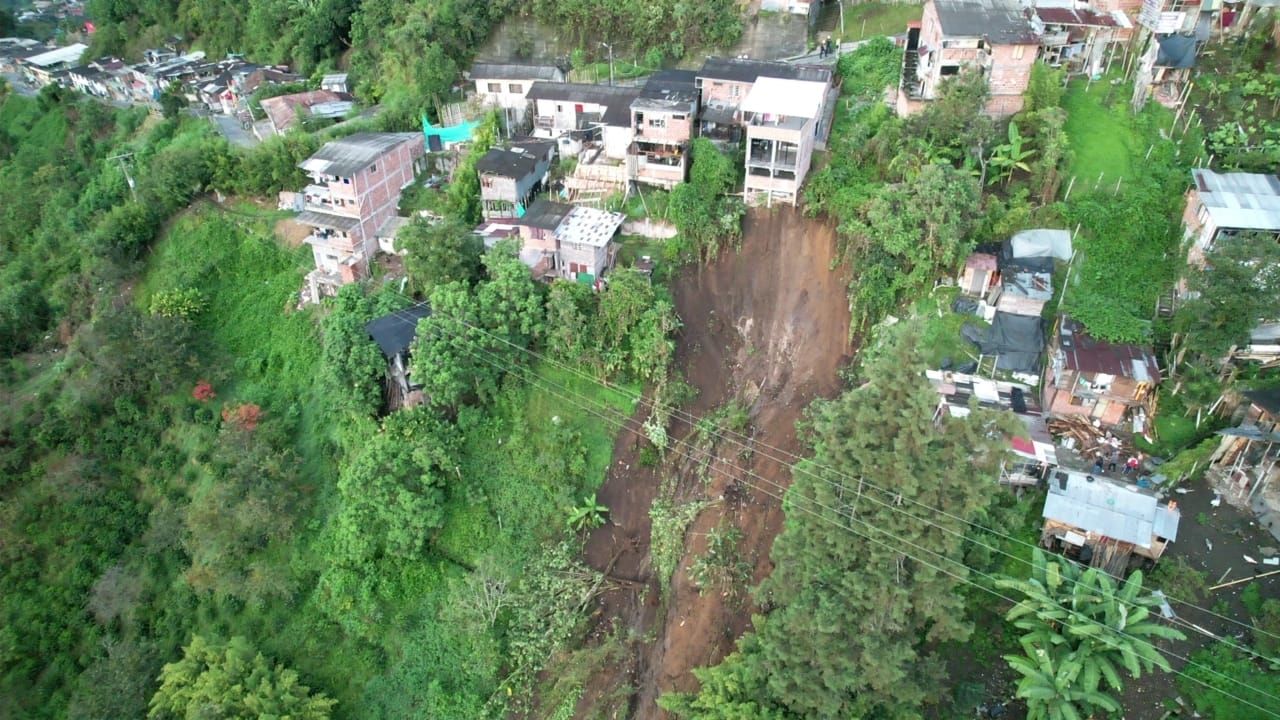 Unidad de Gestión del Riesgo de Manizales atendió movimiento en masa en el barrio El Carmen