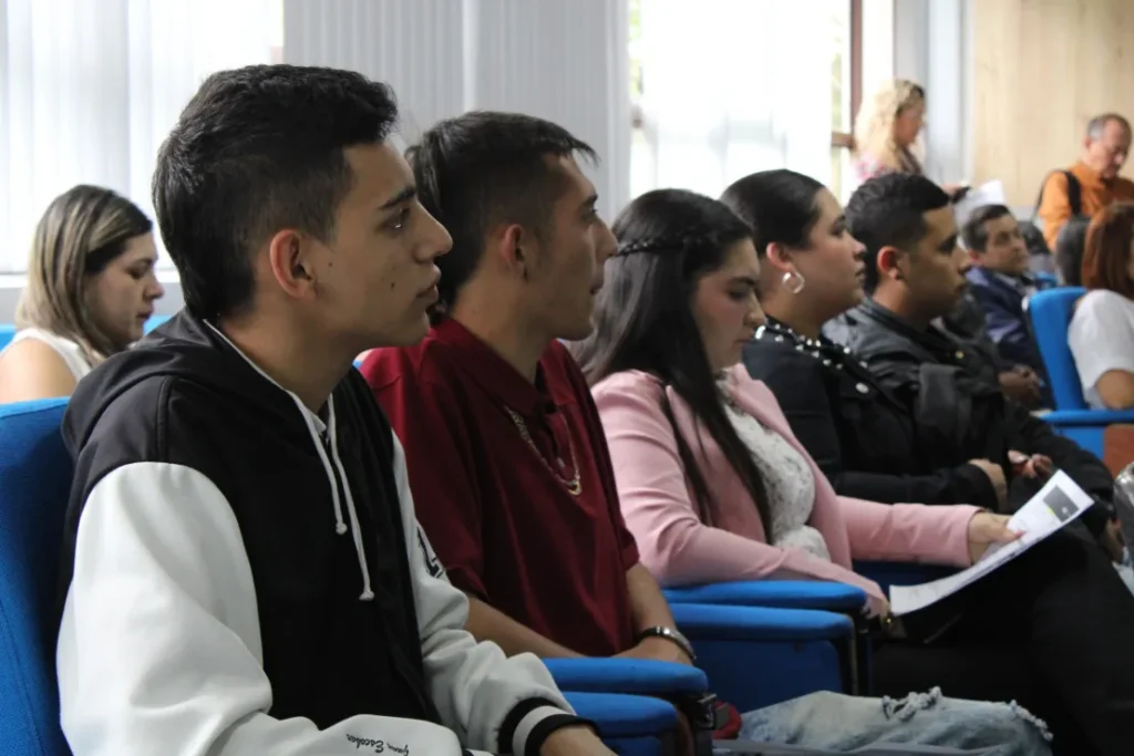 Universidad de Caldas y Fundación Luker impulsan experiencia internacional para estudiantes del programa “Universidad en tu Colegio”