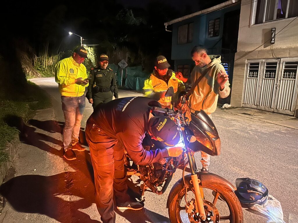 Noviembre 15 de 2024 EN EL MUNICIPIO DE VILLAMARÍA LLEVARON A CABO ACTIVIDADES PREVENTIVAS Como resultado realizaron 8 comparendos, 255 verificaciones a motocicletas y 157 registros a personas.