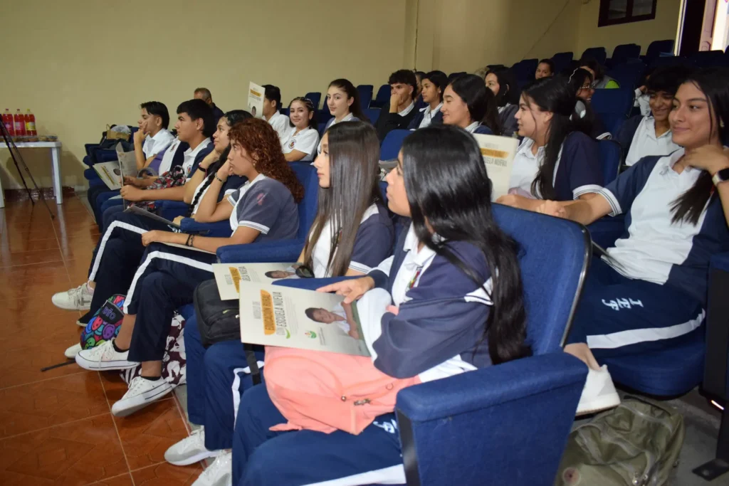 presentación ayer del proyecto LUNA en Filadelfia con la participación de la comunidad educativa.