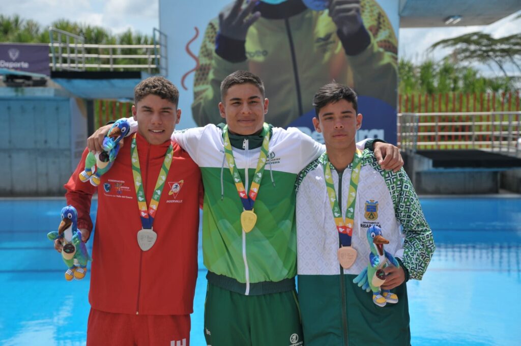 ¡La natación clavados entra en su fase final en los I Juegos Nacionales Juveniles!