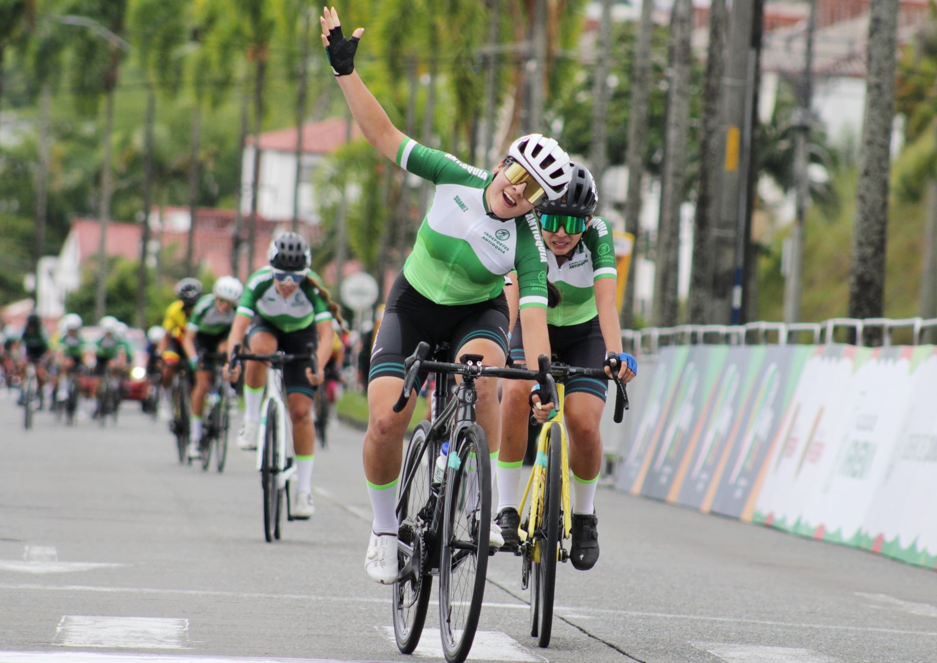 ¡Luciana Osorio logró dos medallas de oro en las pruebas de ciclismo ruta!