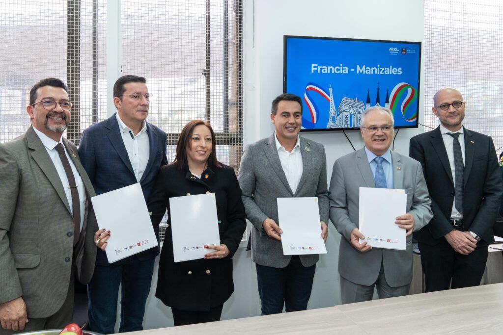 Embajador de Francia y alcalde de Manizales firman carta de intención para impulsar educación, cultura, turismo e innovación