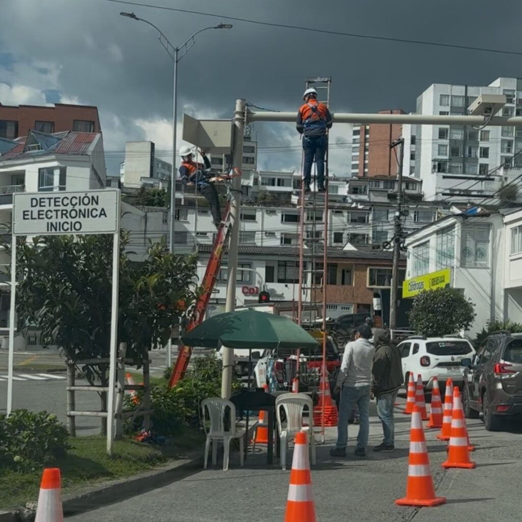 Manizales asegura precisión en sus cámaras de fotodetección con mantenimiento trimestral