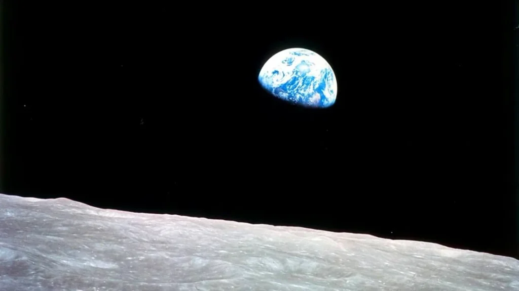 La Tierra vista desde la Luna y más en una subasta única