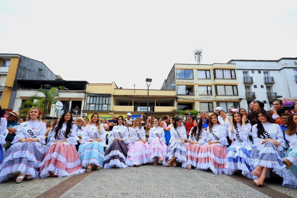 Visita de las Candidatas Participantes al Reinado Internacional del Café Edición 53° a la Planta de Buencafé Liofilizado y al Municipio de Palestina